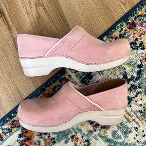 Light pink Dansko clogs-used